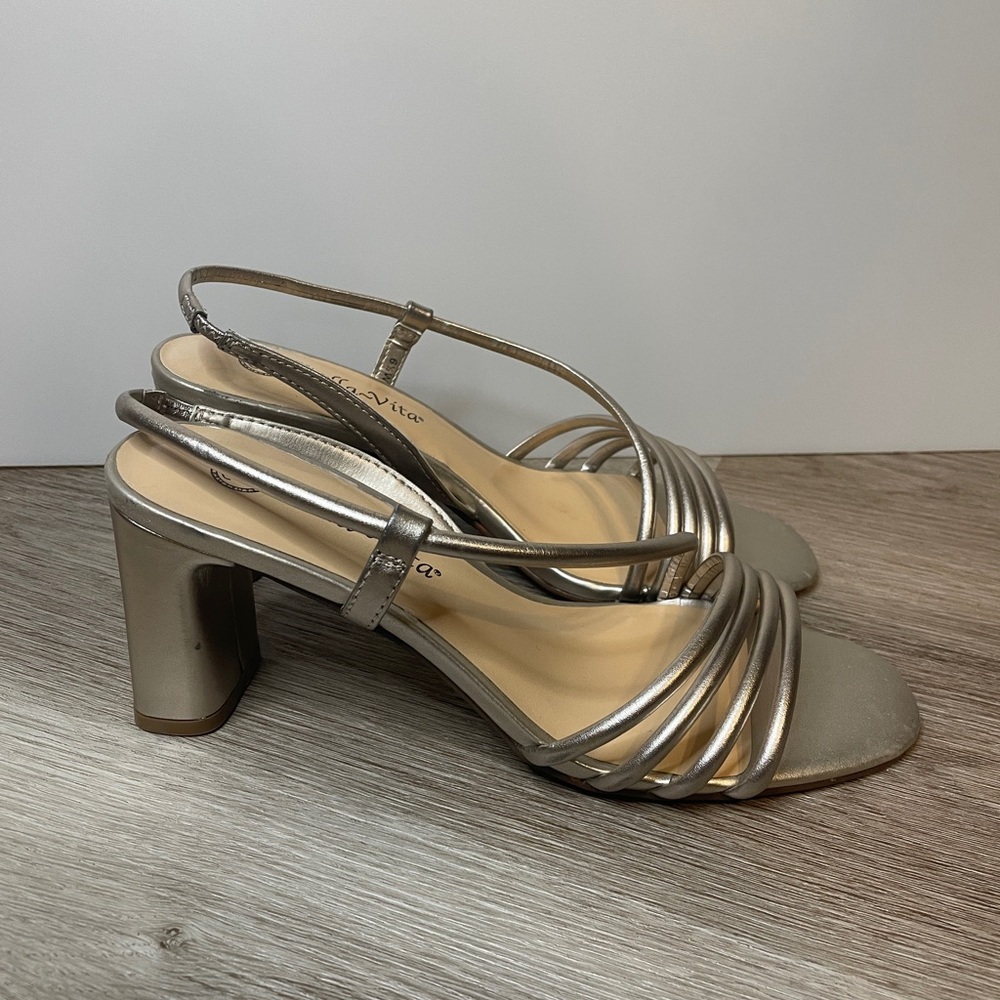 Bella Vita Zariah Elegant Strappy Heels Size 8.5 Wide